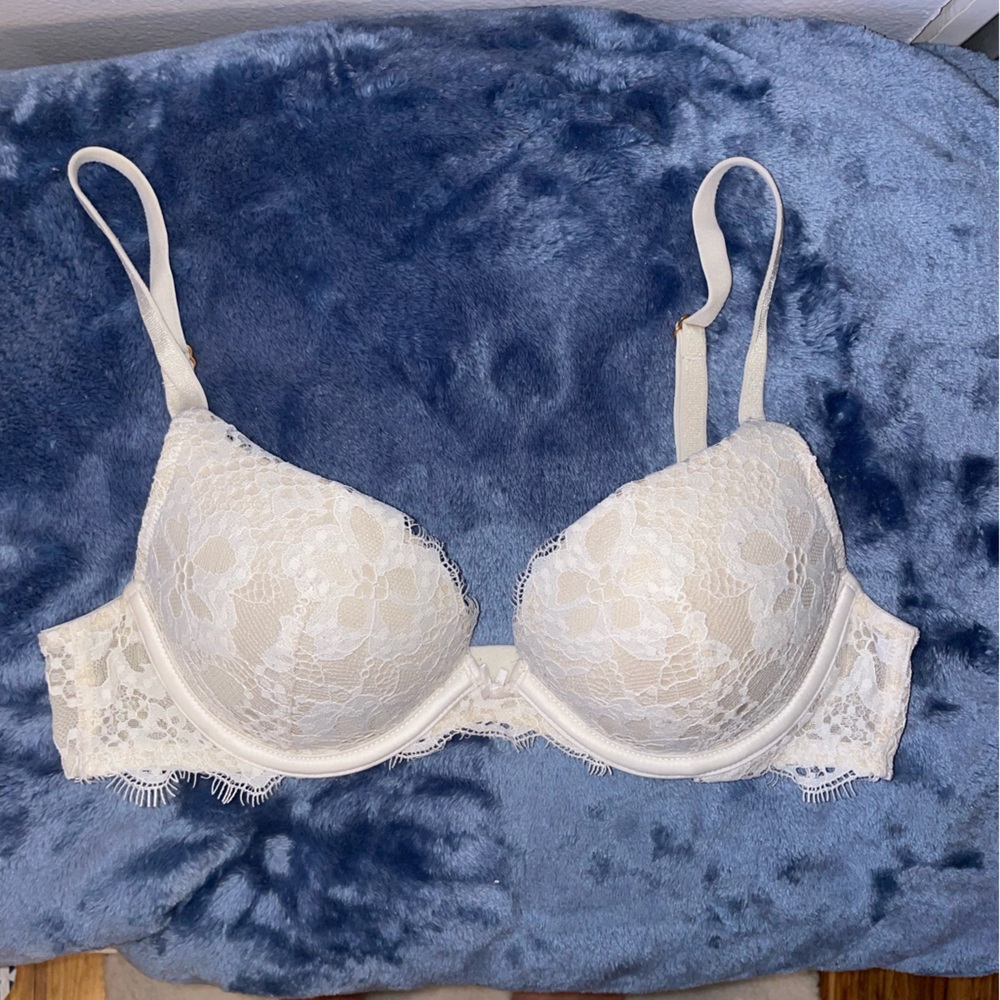 Lacy push up bra